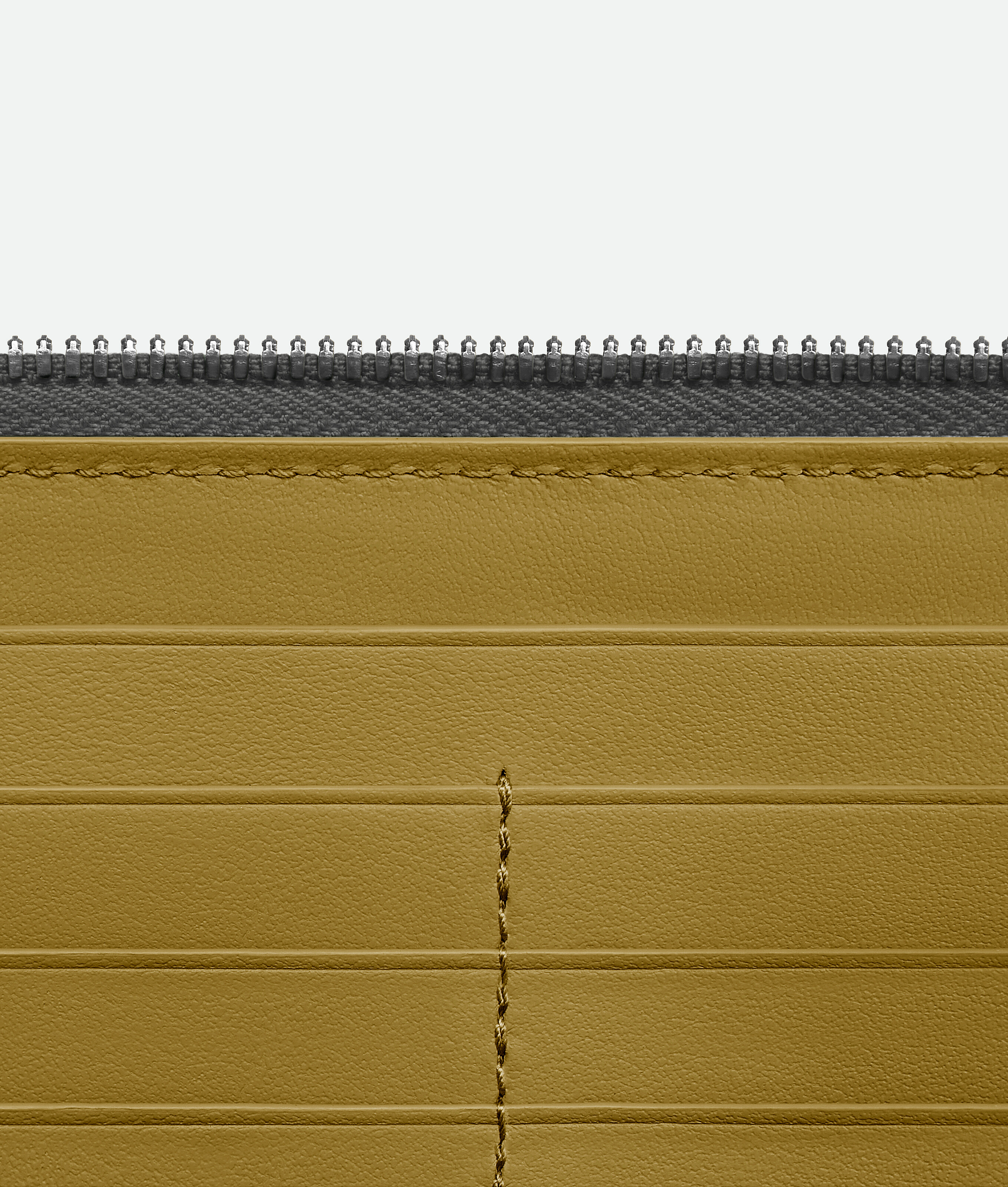 Bottega Veneta Cassette Portemonnaie Mit Umlaufendem Zip In Lapilli/limonite