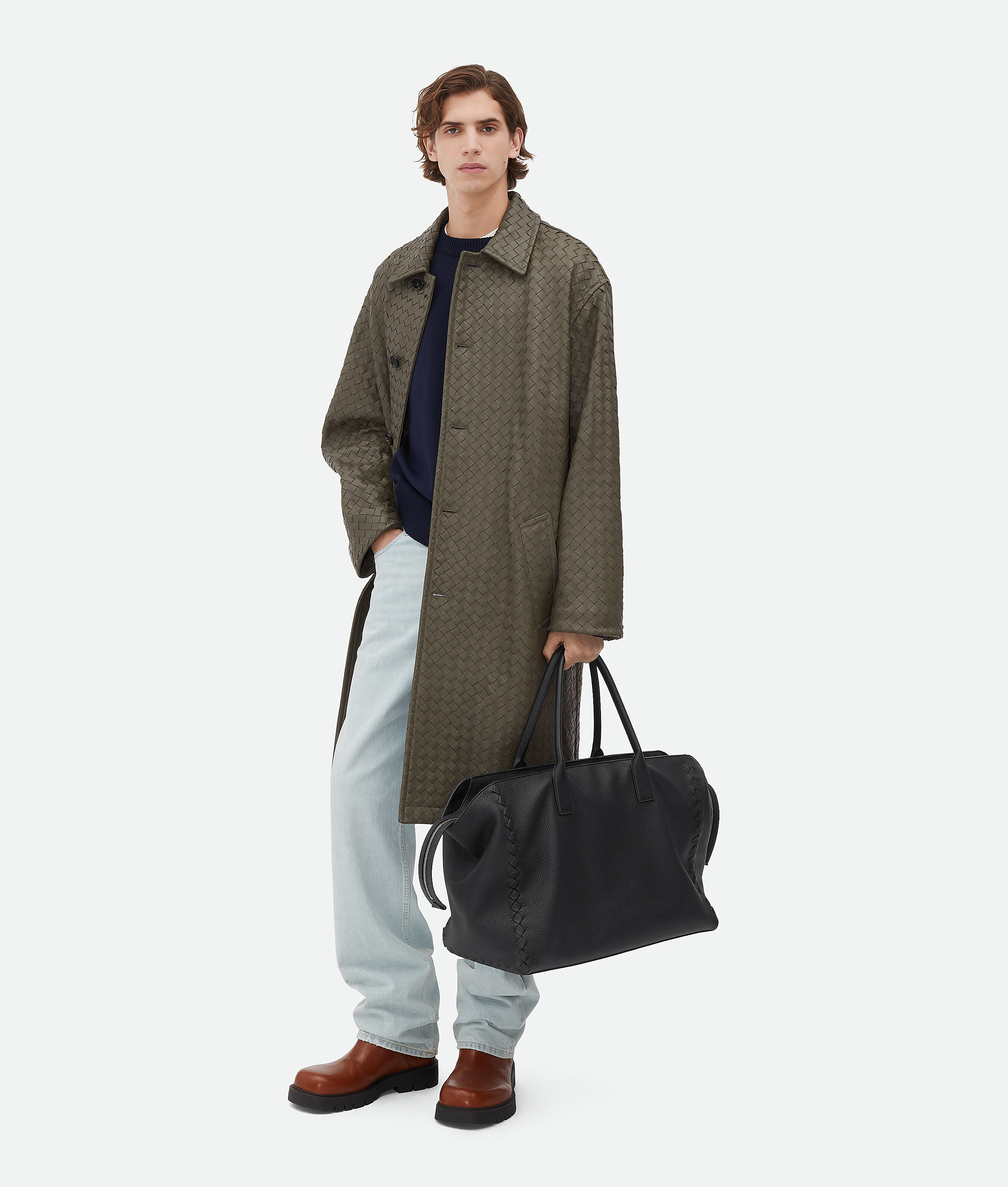 Bottega Veneta Large Zipped Cabat In Black