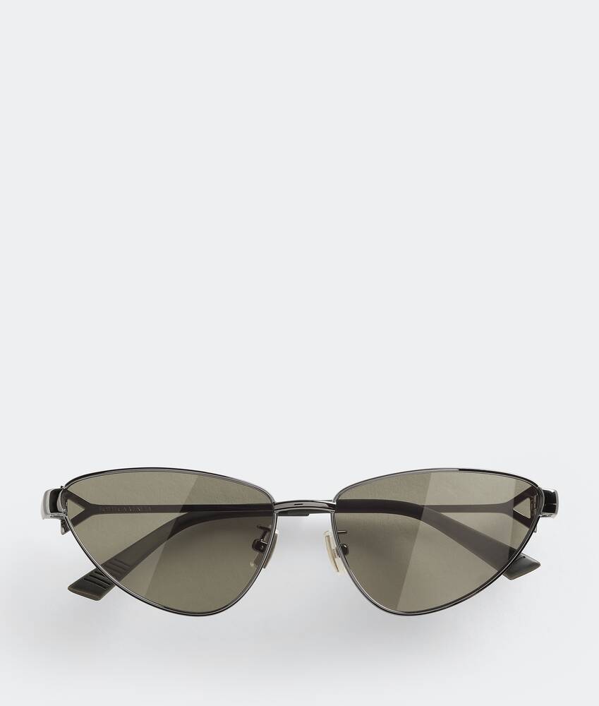 Shop BOTTEGA VENETA Rim aviator sunglasses (733994V44508043,  733994V44503349, 733994V44508107) by 縁-enishi