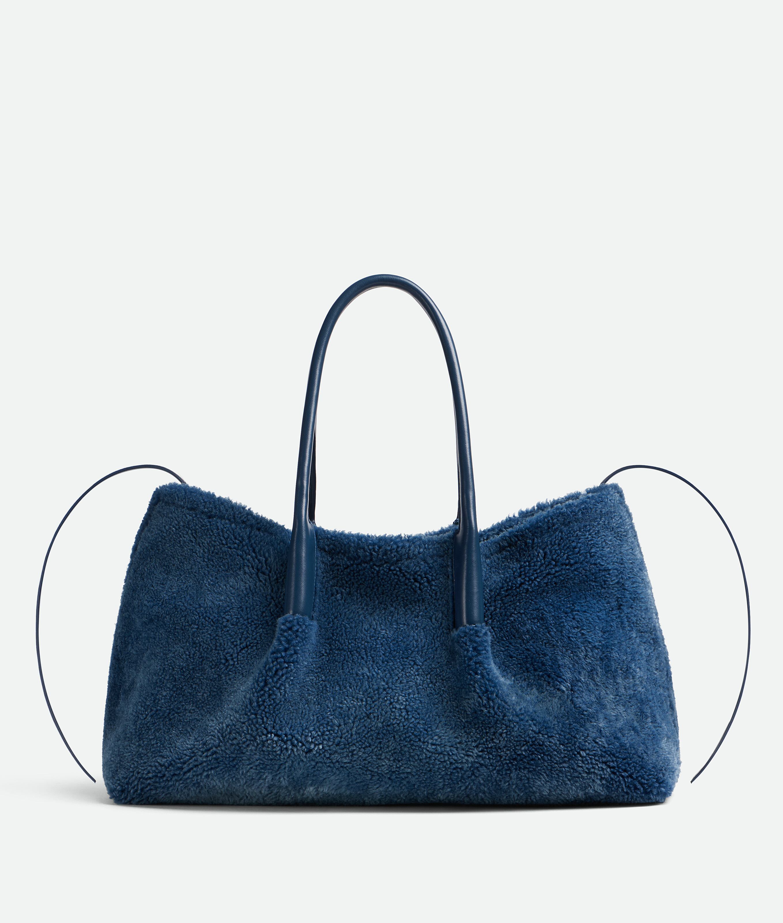 Bottega Veneta Pinacoteca Reversible Shearling Tote Bag In Blue