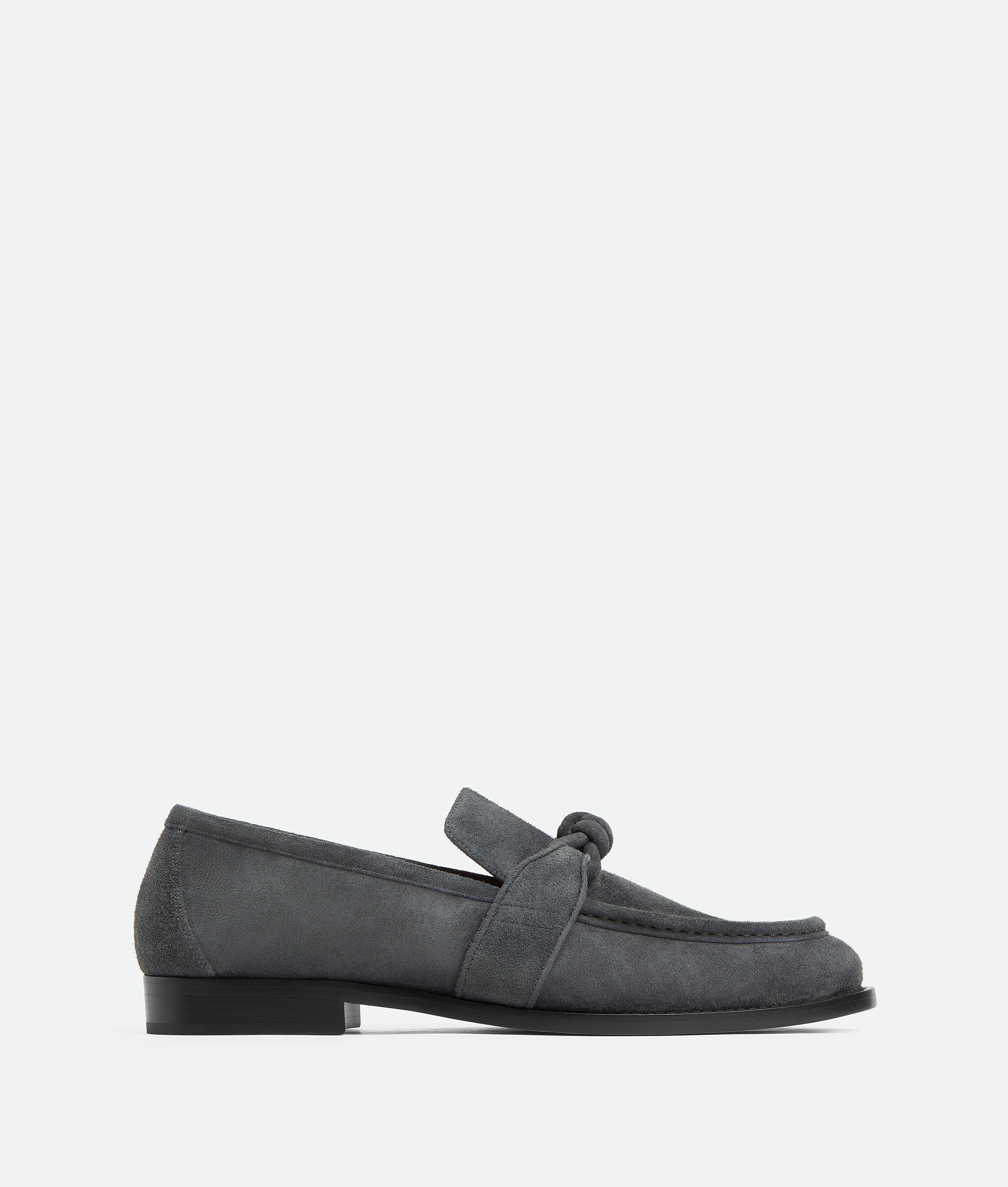Bottega Veneta Knot Detail Round Toe Textured Leather Loafers In Gray