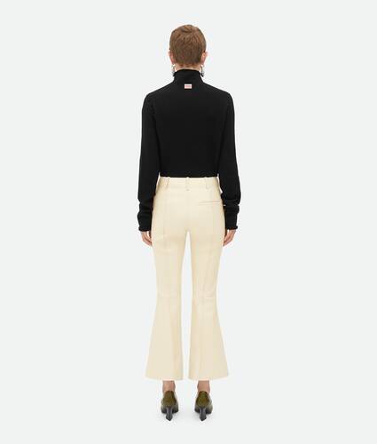 Pantalon cropped évasé en cuir