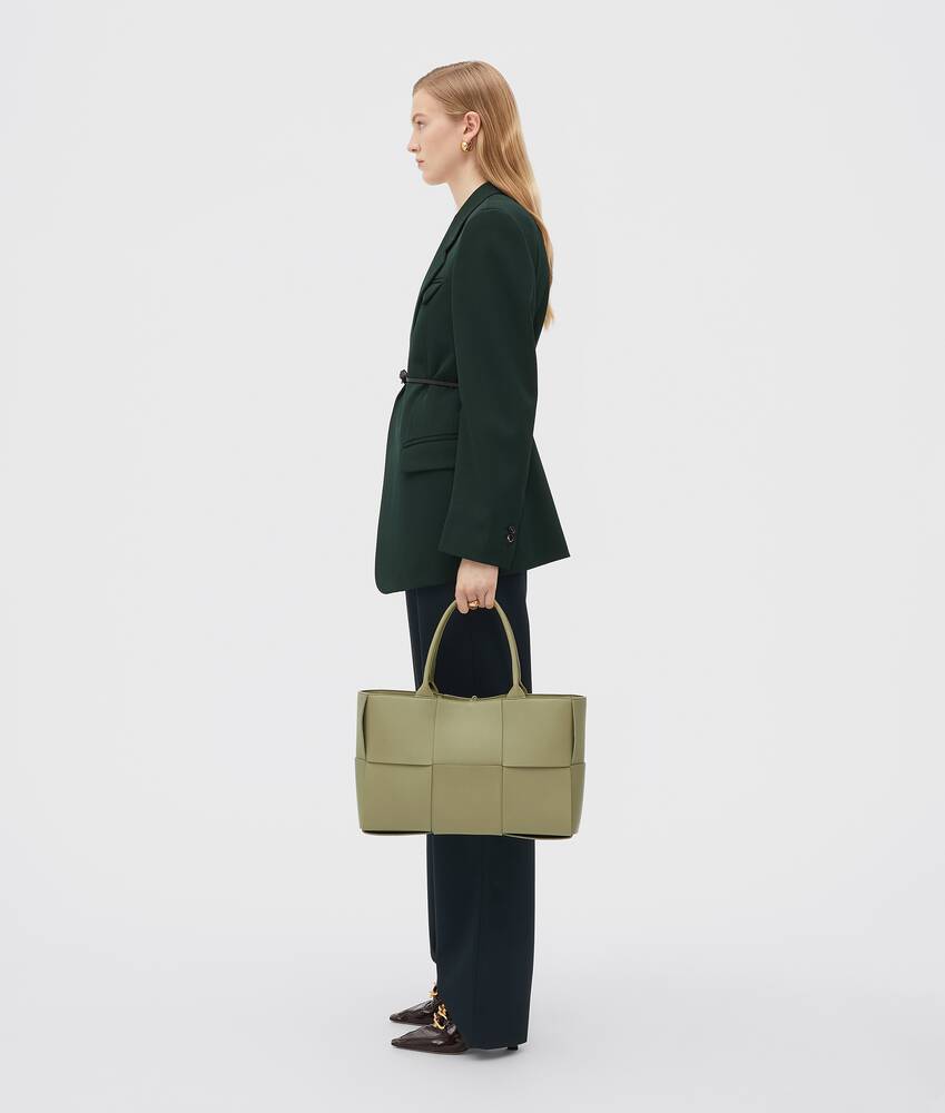 Bottega Veneta Medium Arco Tote Bag - Green - Woman - Lambskin