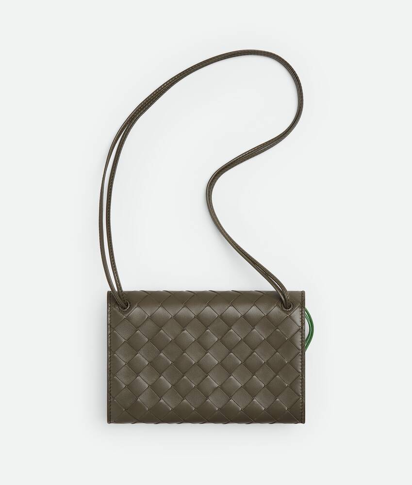 Display a large version of the product image 4 - Andiamo Daisy Pouch