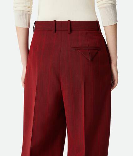 Pantalon ample en laine subtilement rayée