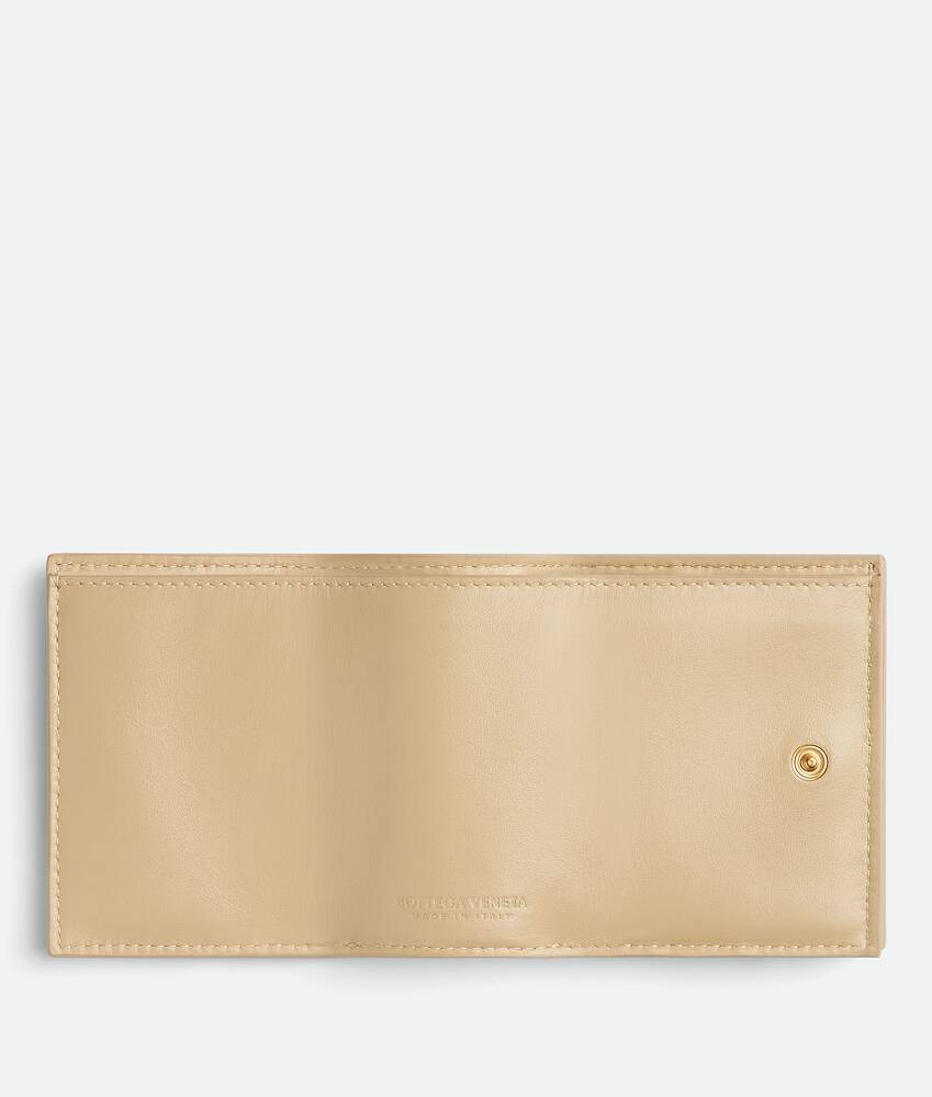 Display a large version of the product image 2 - Intrecciato Tiny Tri-Fold Zip Wallet