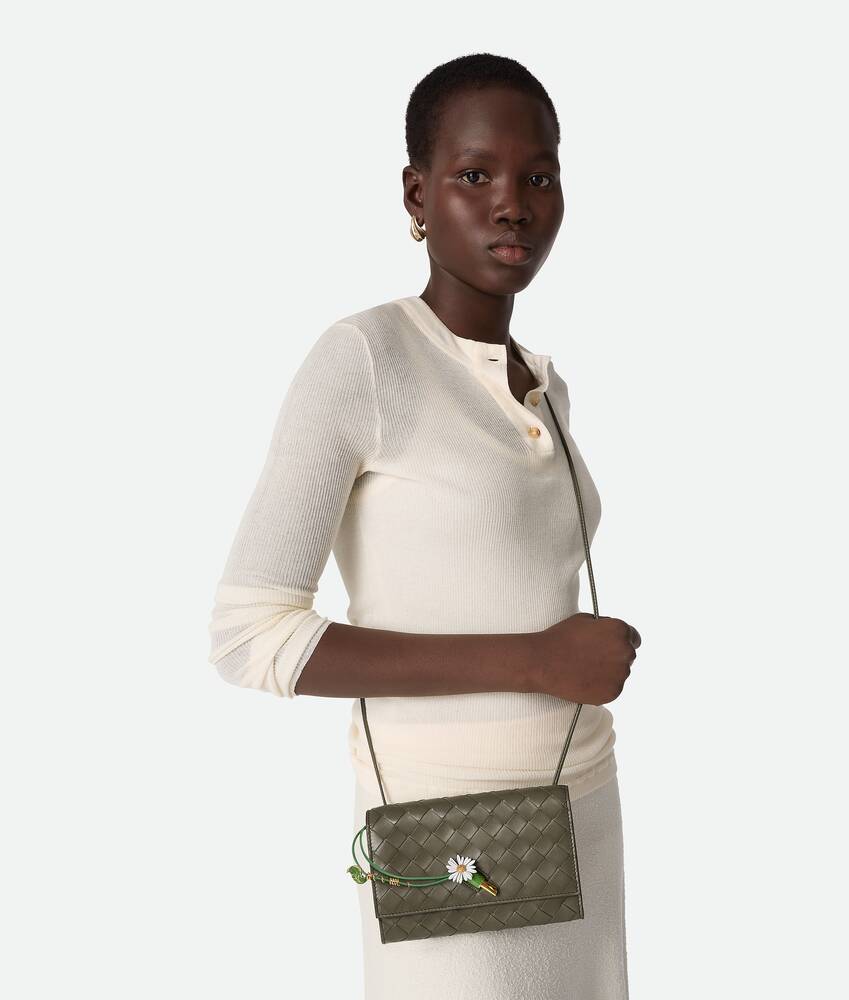Display a large version of the product image 2 - Andiamo Daisy Pouch